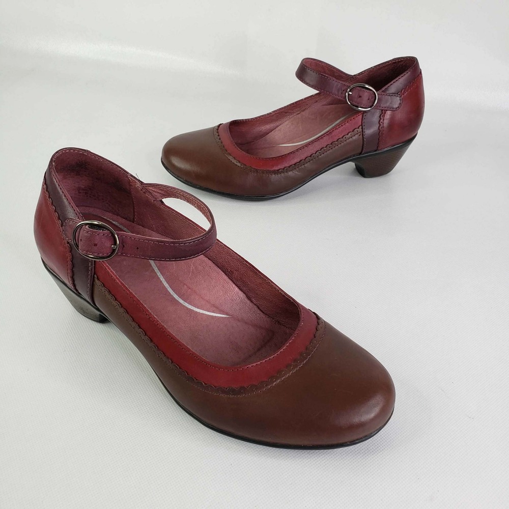 Dansko Mary Jane Heels Women 38 US 7.5 Brown Burgundy Red Leather Scalloped Pump